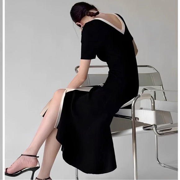 Commense NWT Two Tone V-Neck Knit Slit Midi Dress Black and Cream Dress size XS - Picture 4 of 7